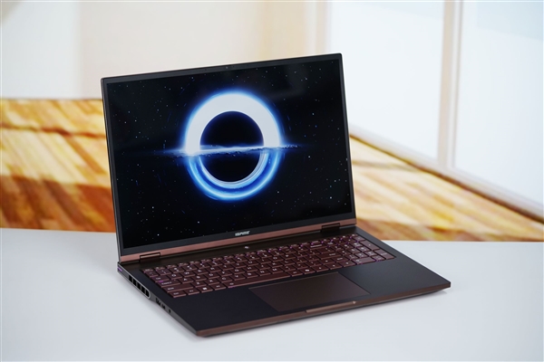 新一代六边形战士！七彩虹iGame M16 Origo图赏