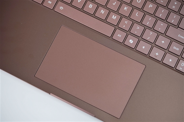 新一代六边形战士！七彩虹iGame M16 Origo图赏