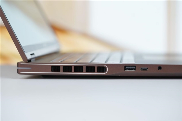 新一代六边形战士！七彩虹iGame M16 Origo图赏