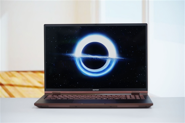 新一代六边形战士！七彩虹iGame M16 Origo图赏