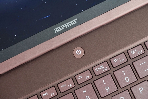 新一代六边形战士！七彩虹iGame M16 Origo图赏