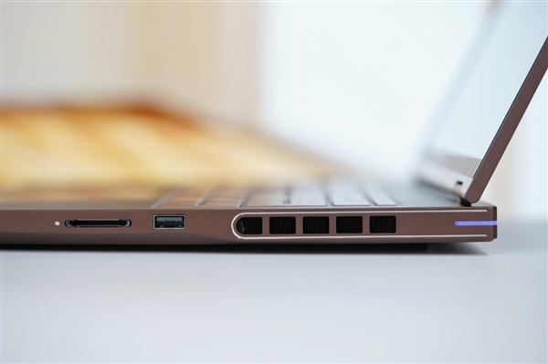 新一代六边形战士！七彩虹iGame M16 Origo图赏