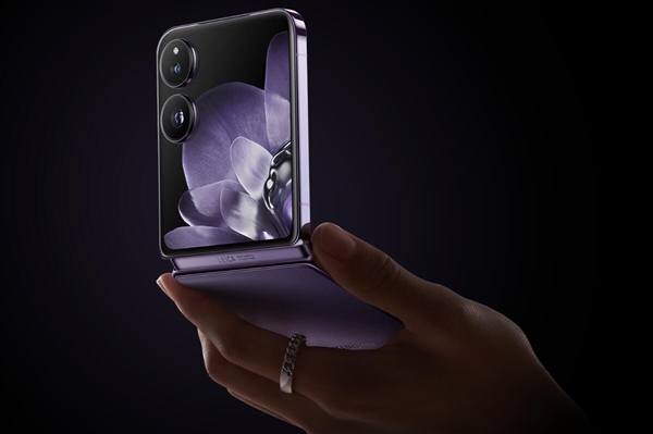 卢伟冰预热小米MIX Flip 2：看齐甚至超越Pro级直板旗舰