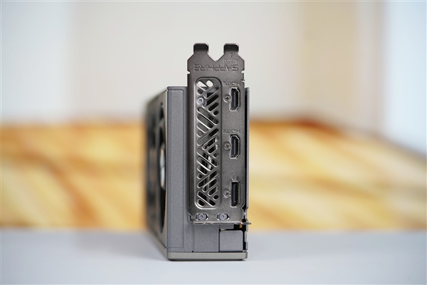 AMD下代显卡率先升级HDMI 2.2！但却是80Gbps残血版