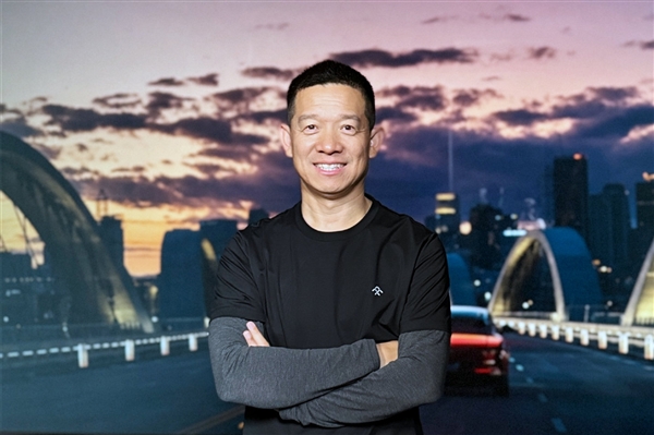 甘薇称将奔赴美国看贾跃亭：到时候帮大家要签名照