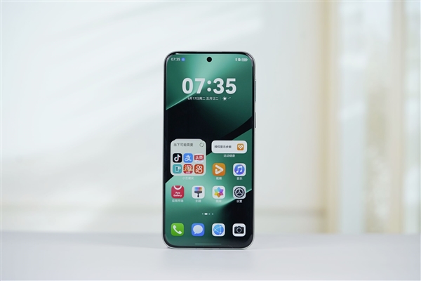 1英寸摄像头太夸张！华为Pura 80 Pro+釉青图赏