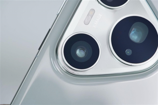 1英寸摄像头太夸张！华为Pura 80 Pro+釉青图赏