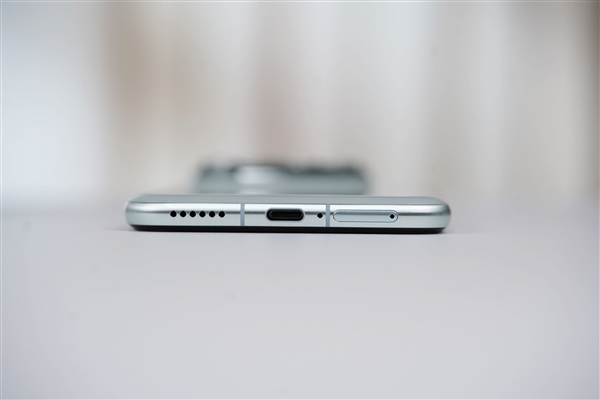 1英寸摄像头太夸张！华为Pura 80 Pro+釉青图赏