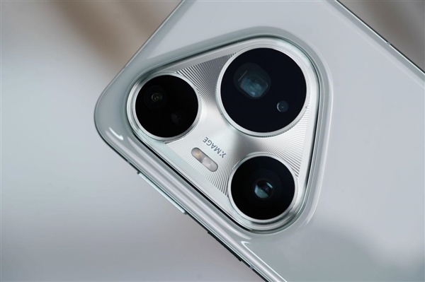 1英寸摄像头太夸张！华为Pura 80 Pro+釉青图赏