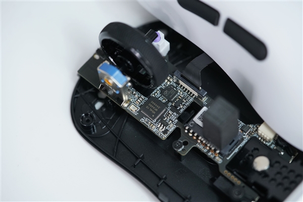 原生级双8K回报率！雷柏VT3S鼠标图赏