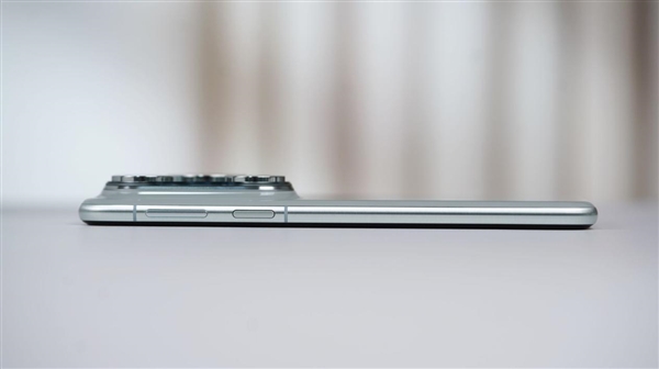 1英寸摄像头太夸张！华为Pura 80 Pro+釉青图赏