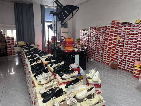 很会做生意的晋商、闽商和温商 正在拼多多上玩很新的东西