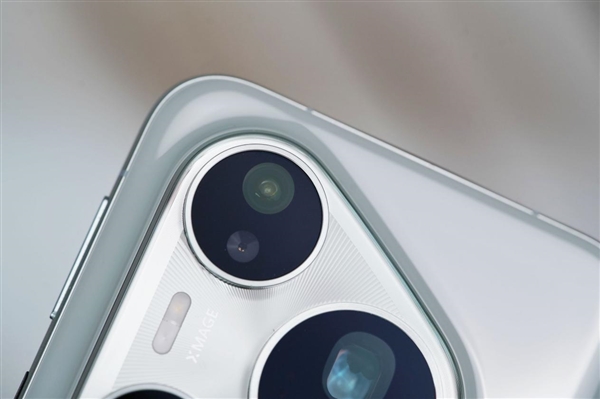1英寸摄像头太夸张！华为Pura 80 Pro+釉青图赏