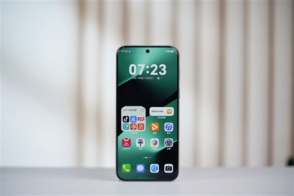 1英寸摄像头太夸张！华为Pura 80 Pro+釉青图赏