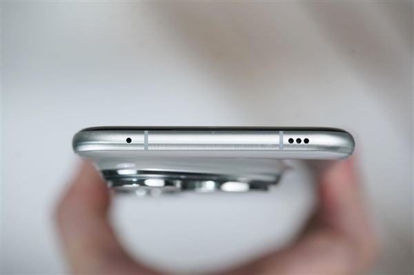 1英寸摄像头太夸张！华为Pura 80 Pro+釉青图赏