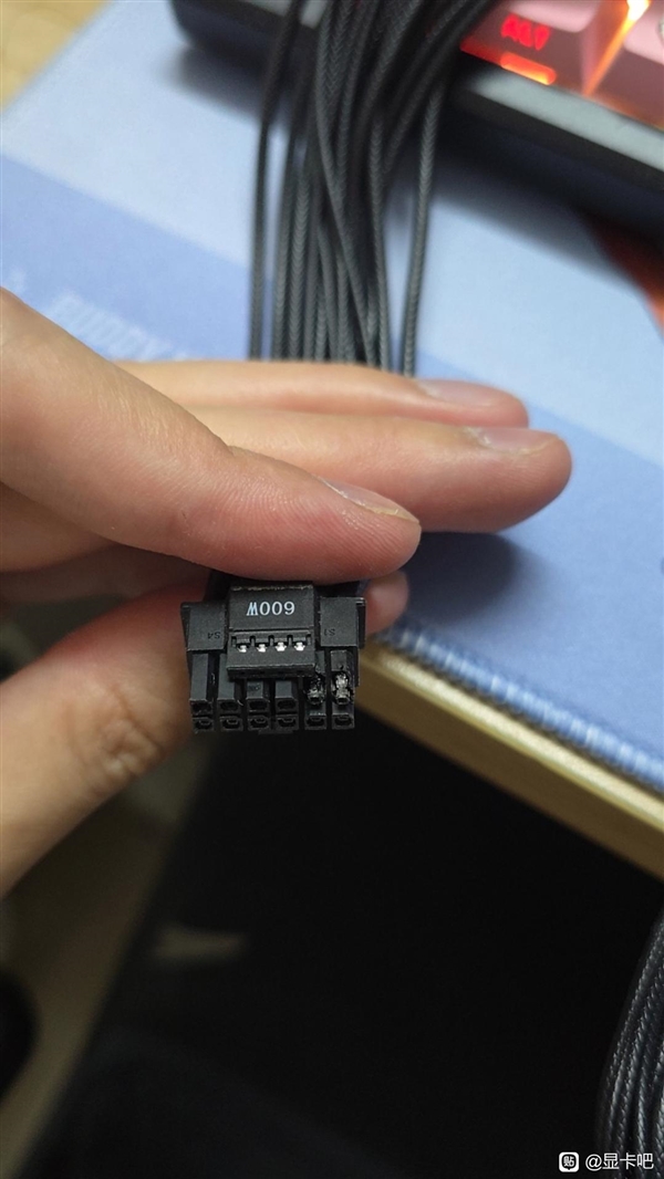 首批受害者出现：RTX 5090D电源接口接连被烧！