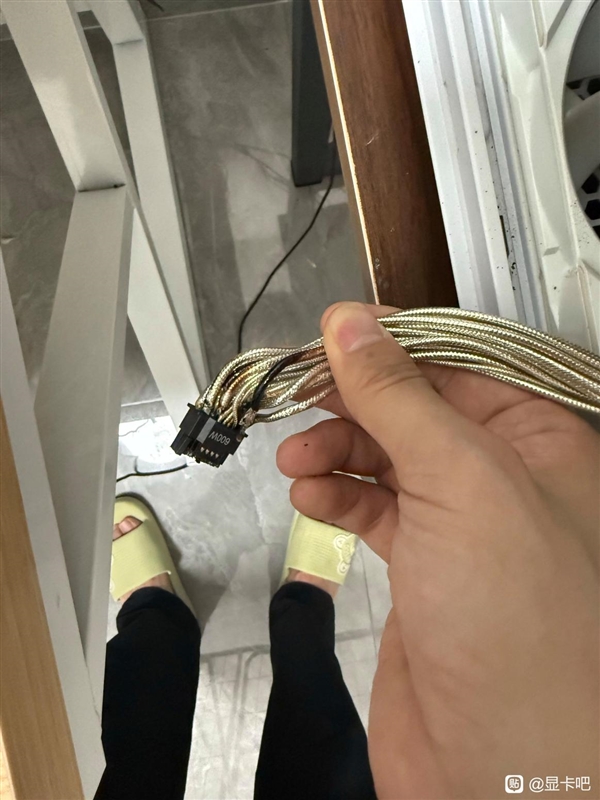 首批受害者出现：RTX 5090D电源接口接连被烧！