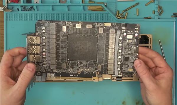 最好别贪便宜！花了14000元买RTX 5090：GPU、显存全不见