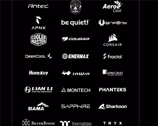 华硕首发背插2.5 RTX 5090：上下两个供电接口、极限供电2100W