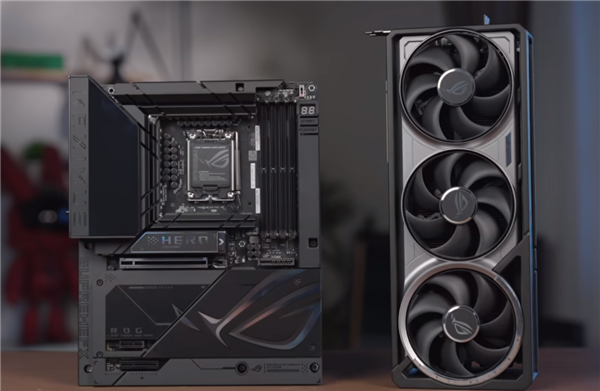 华硕首发背插2.5 RTX 5090：上下两个供电接口、极限供电2100W