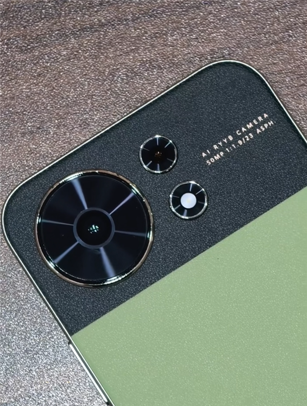 旗舰功能下放！中国电信麦芒40真机开箱：普及卫星通信 1999元起