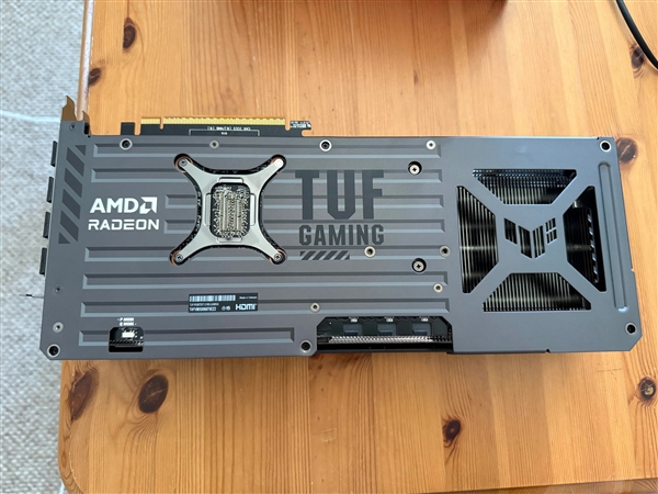 真缝合怪：AMD、NVIDIA居然出现在了同一块显卡上！