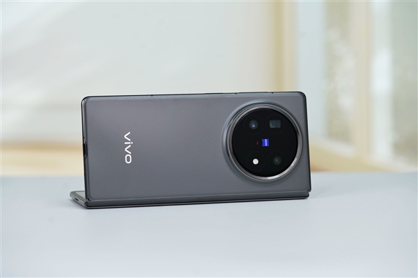 史上最轻薄折叠屏手机！vivo X Fold5图赏