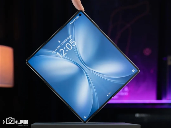 vivo刚出的这台折叠屏 我愿称它为“苹果最佳搭子”