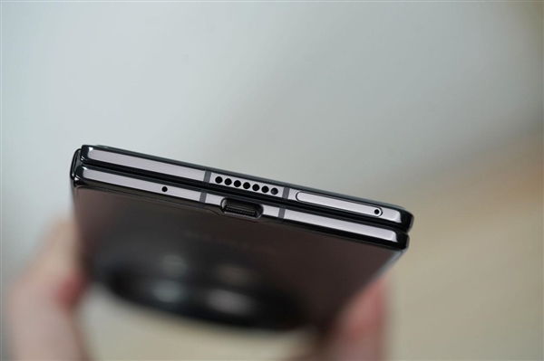 史上最轻薄折叠屏手机！vivo X Fold5图赏