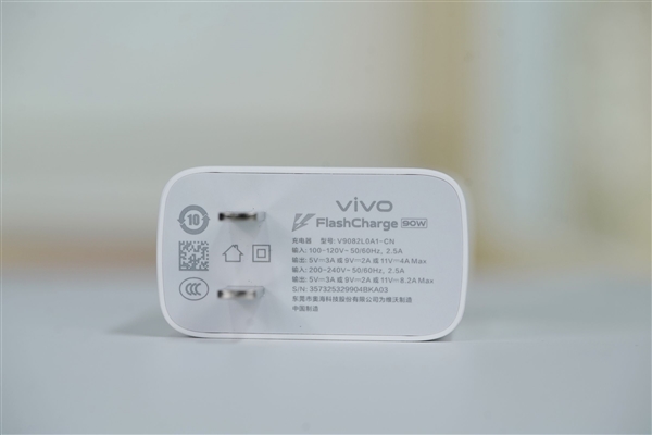 史上最轻薄折叠屏手机！vivo X Fold5图赏