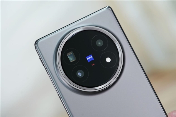 史上最轻薄折叠屏手机！vivo X Fold5图赏