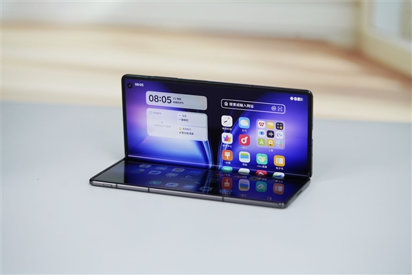 史上最轻薄折叠屏手机！vivo X Fold5图赏