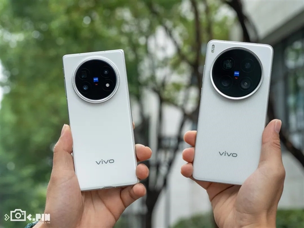 vivo刚出的这台折叠屏 我愿称它为“苹果最佳搭子”