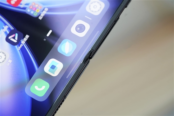 史上最轻薄折叠屏手机！vivo X Fold5图赏