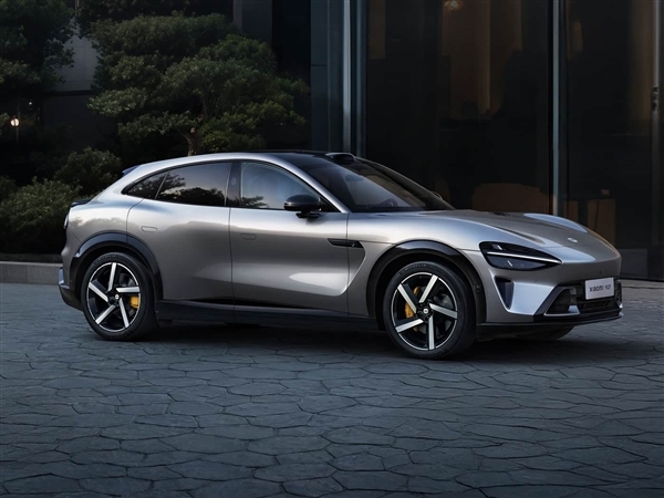 雷军回应特斯拉：敢发战书我就敢比 我们小米就是敢比