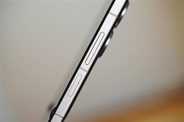 满配旗舰小折叠屏！小米MIX Flip 2图赏