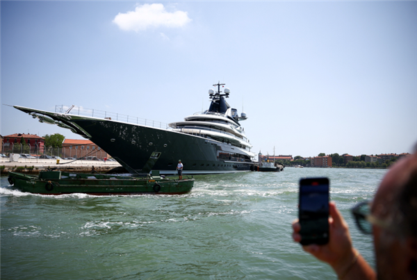 贝索斯包下半个威尼斯办婚礼 为何遭遇最漫溢的恶意