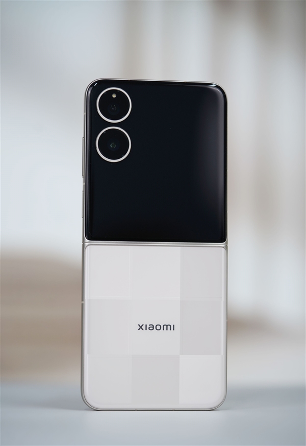 满配旗舰小折叠屏！小米MIX Flip 2图赏