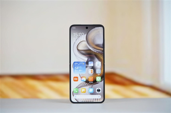 满配旗舰小折叠屏！小米MIX Flip 2图赏