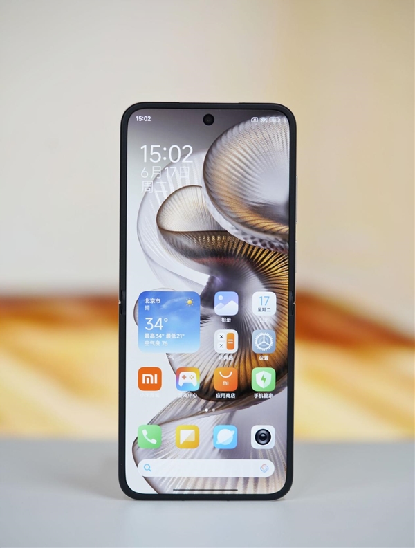 满配旗舰小折叠屏！小米MIX Flip 2图赏