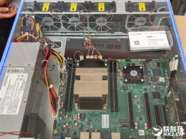 48家齐发！龙芯3C6000系列揭秘：终于开始堆核 超越三代至强只是开始