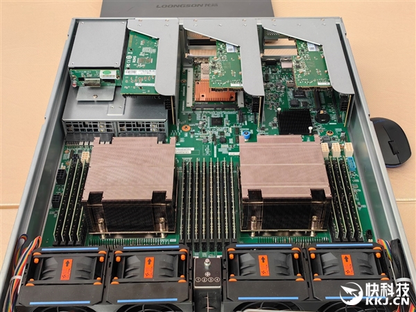 48家齐发！龙芯3C6000系列揭秘：终于开始堆核 超越三代至强只是开始
