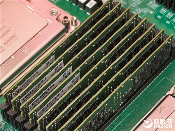 48家齐发！龙芯3C6000系列揭秘：终于开始堆核 超越三代至强只是开始