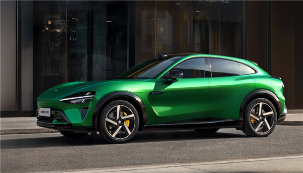 YU7爆了！小米把汽车当手机卖 股价突破60港元创历史新高