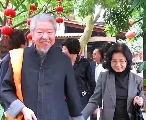 蔡澜助理发帖回应遗产分配：关你屁事！