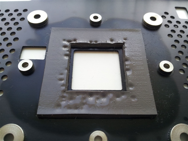 显卡为啥会出汗 网友集体晒图：看 湿了