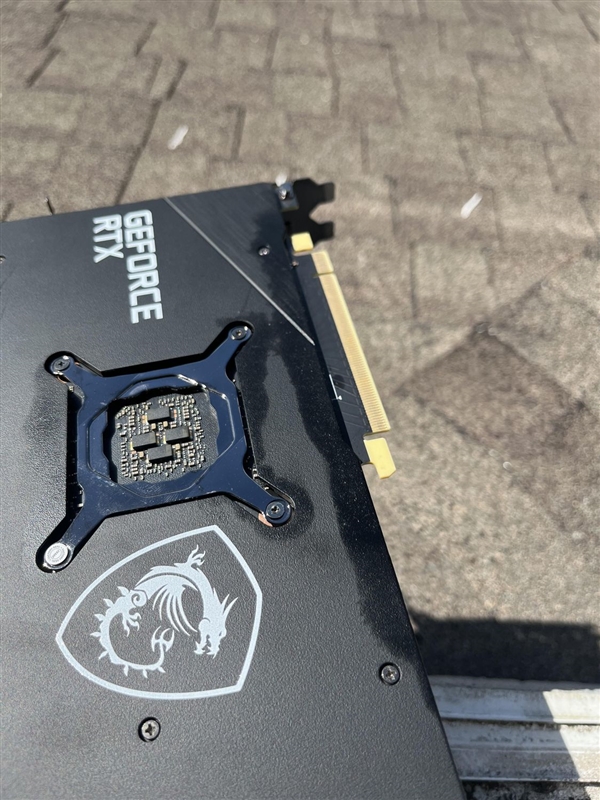 显卡为啥会出汗 网友集体晒图：看 湿了