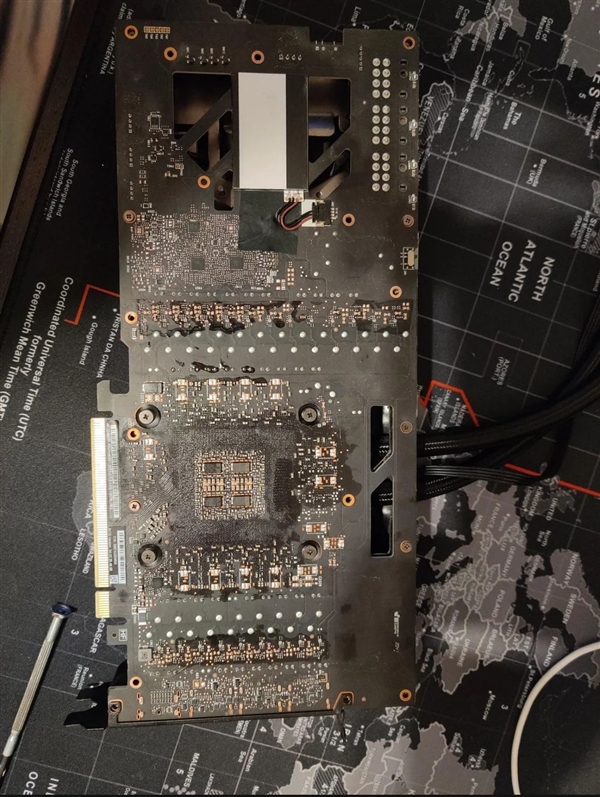 显卡为啥会出汗 网友集体晒图：看 湿了