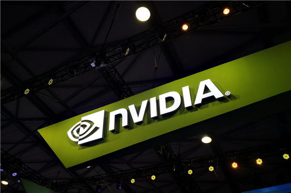 黄仁勋带头减持！英伟达高层套现超过10亿美元股票