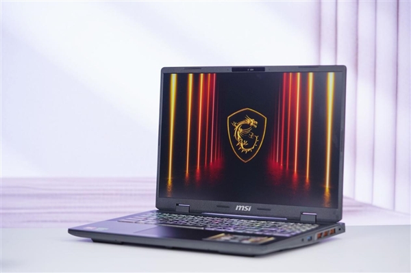 性价比水桶本新标杆！微星神影16锐龙版2025笔记本图赏